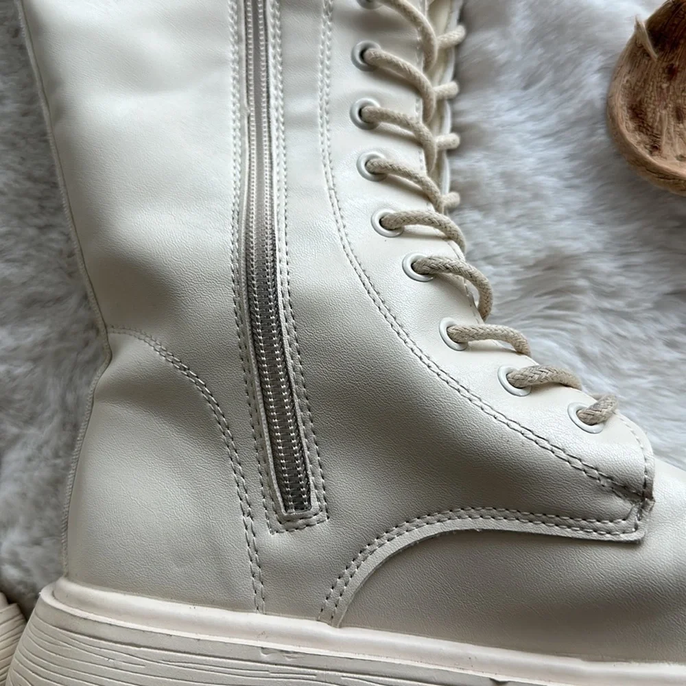 Shein boots size 5, 5.5 slipped cream used - Picture 12 of 12